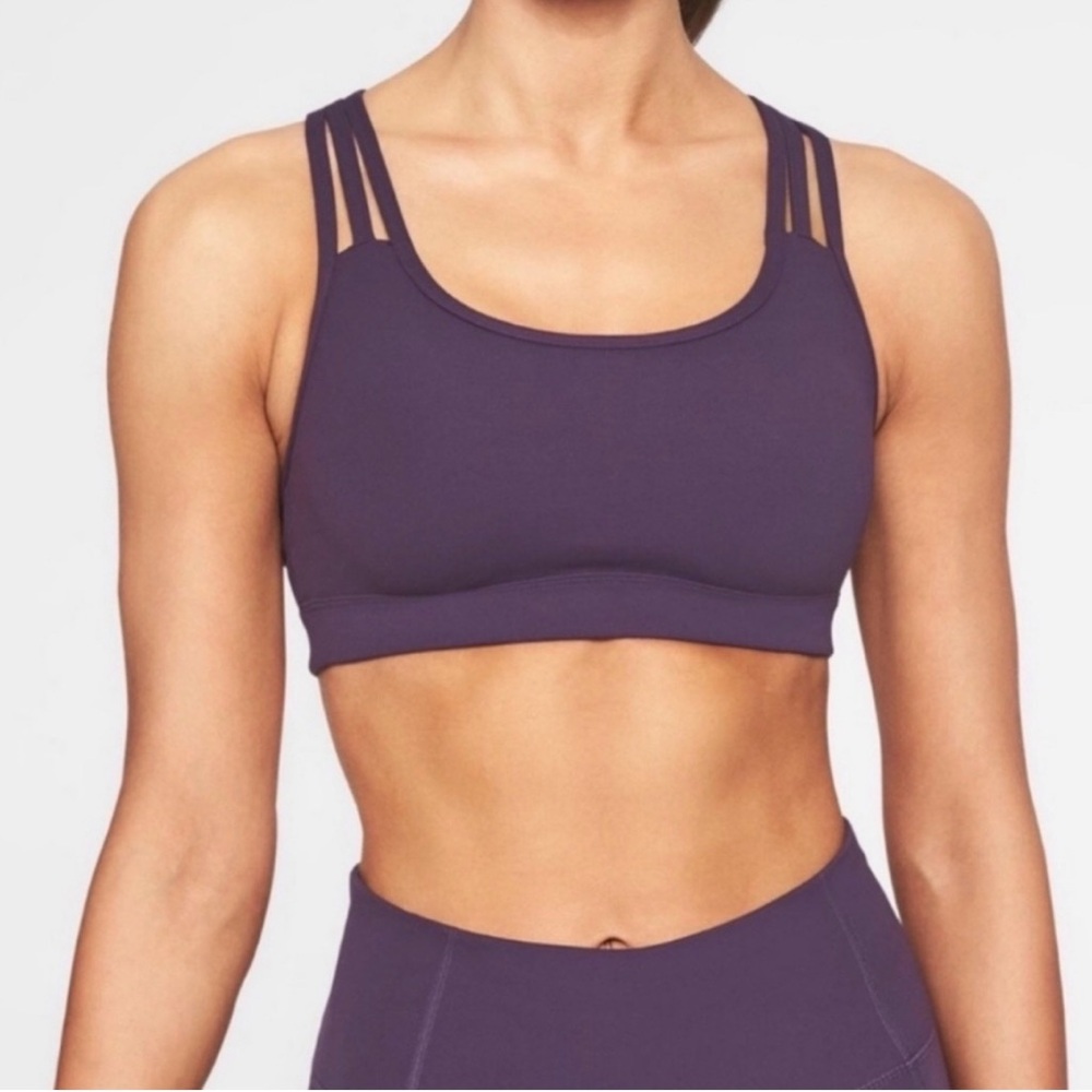 Athleta fully focused Sports Bra